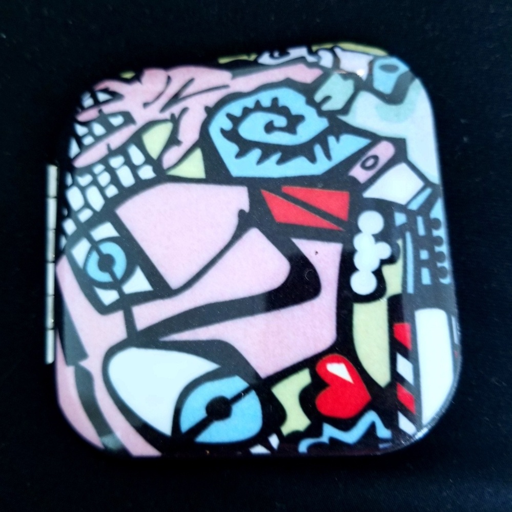 Mirror Compact